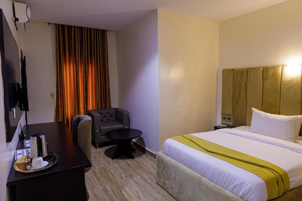 Pearl Room